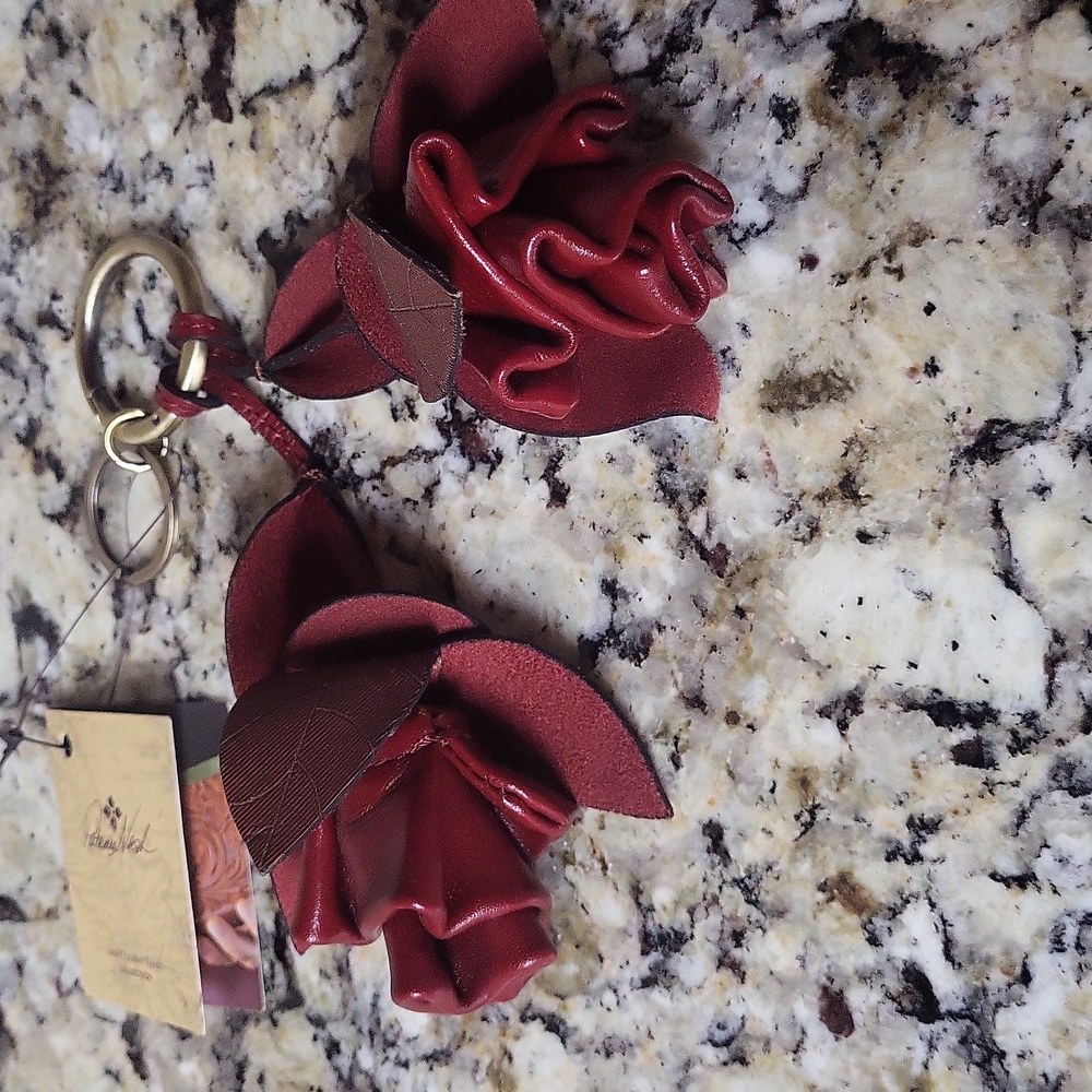 Patricia Nash Red Laced Rose Charm Key Fob - Picture 3 of 8